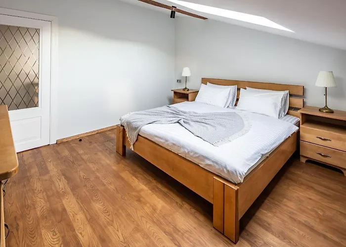 Romari вірменська Львов