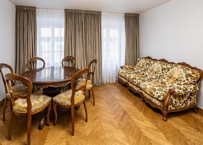 Romari вірменська * Leópolis